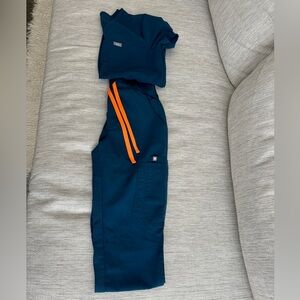 Figs Deep Reef Scrub Set